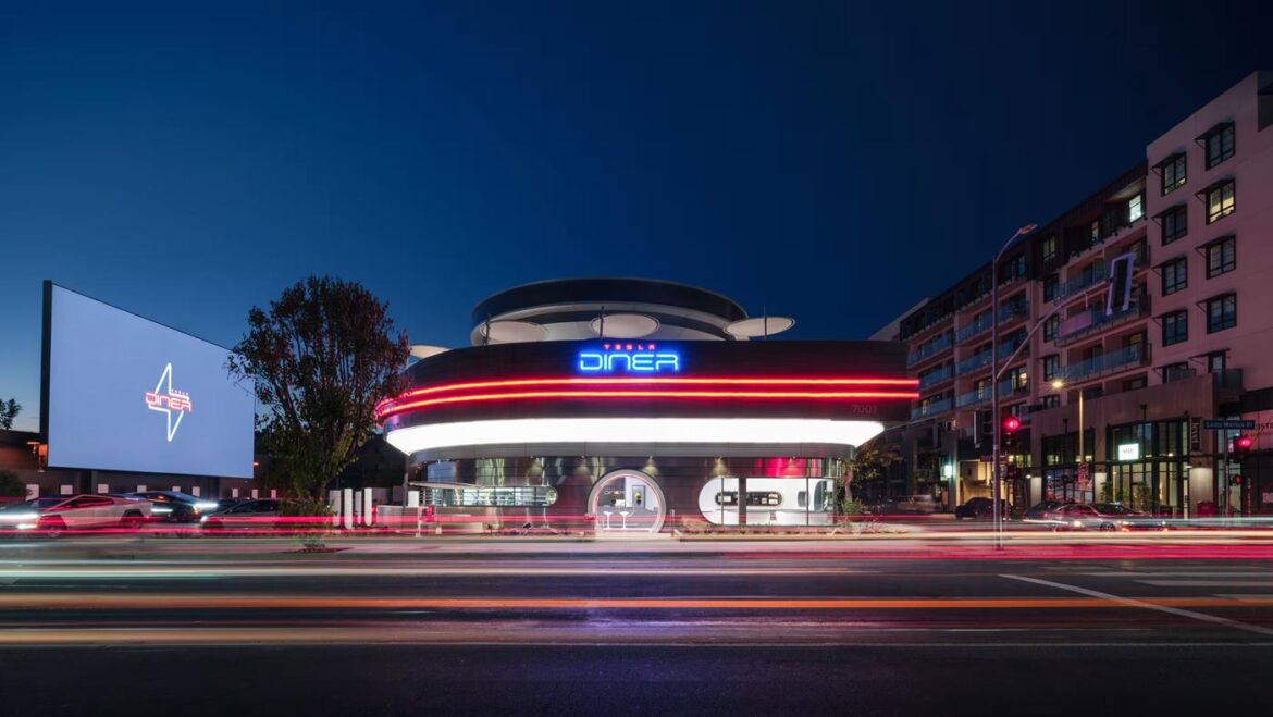 1400x788tesla Ilk Restoranini Acti Yemek Yerken Araciniz Sarj Olsun